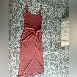 Aritzia Wilfred Saturn Midi Dress in Soft dusty Pink